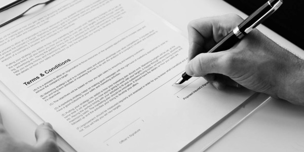 Derecho Mercantil / Abogados Mercantilistas en Reus · Cumplimiento Normativo en Sector de Telecomunicaciones